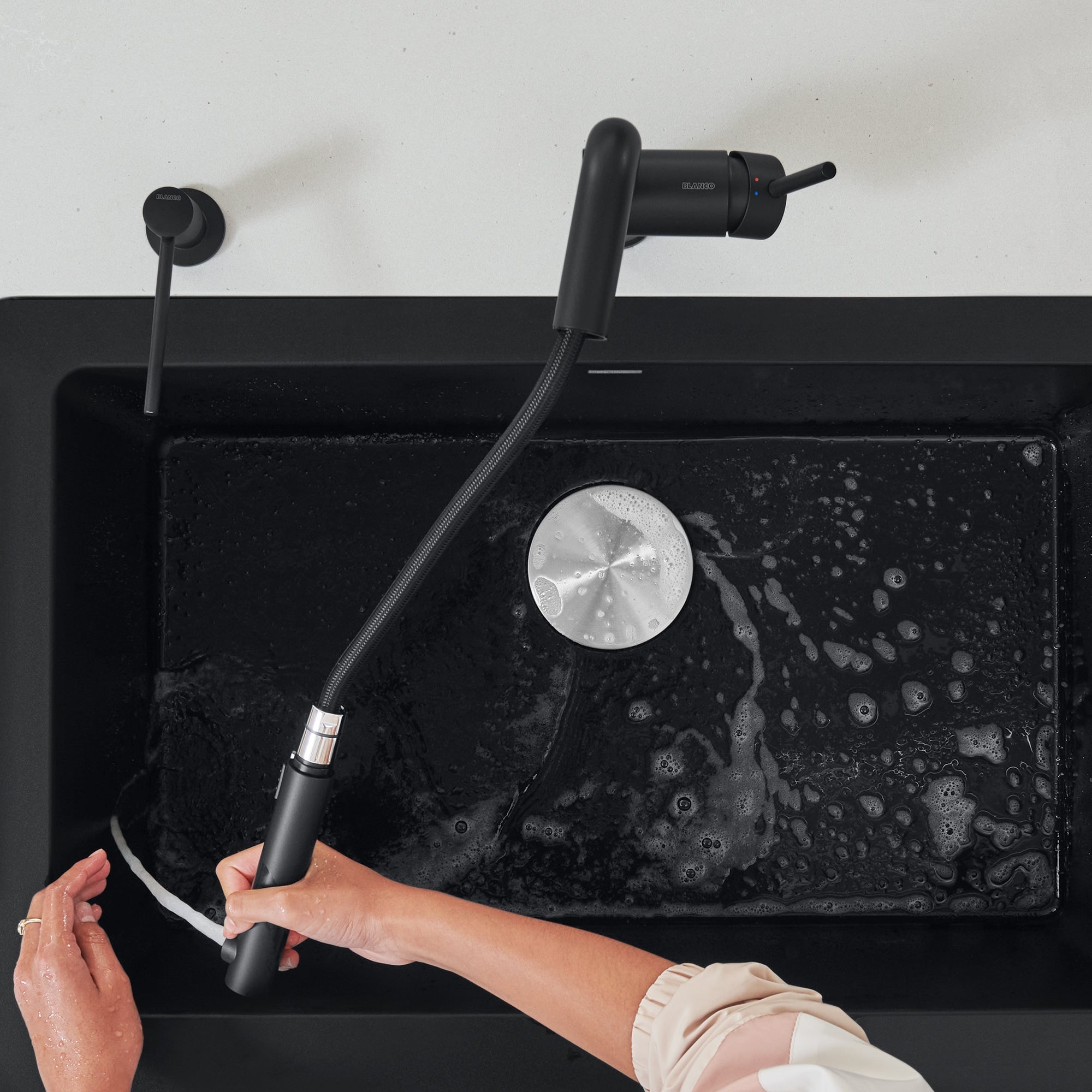 Blanco Linus Low Arc Pull-Out Dual-Spray Kitchen Faucet