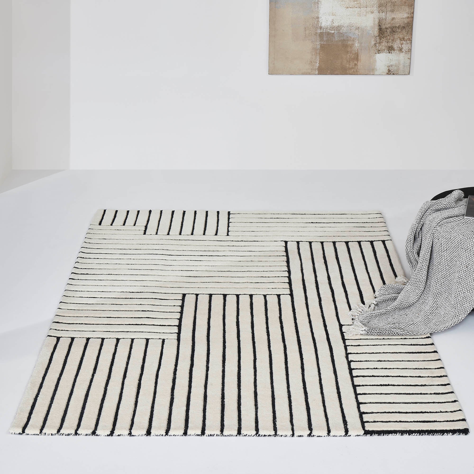 Renwil Arctica 5'3 x 7'3 Hand Tufted Indoor Rug - Ivory