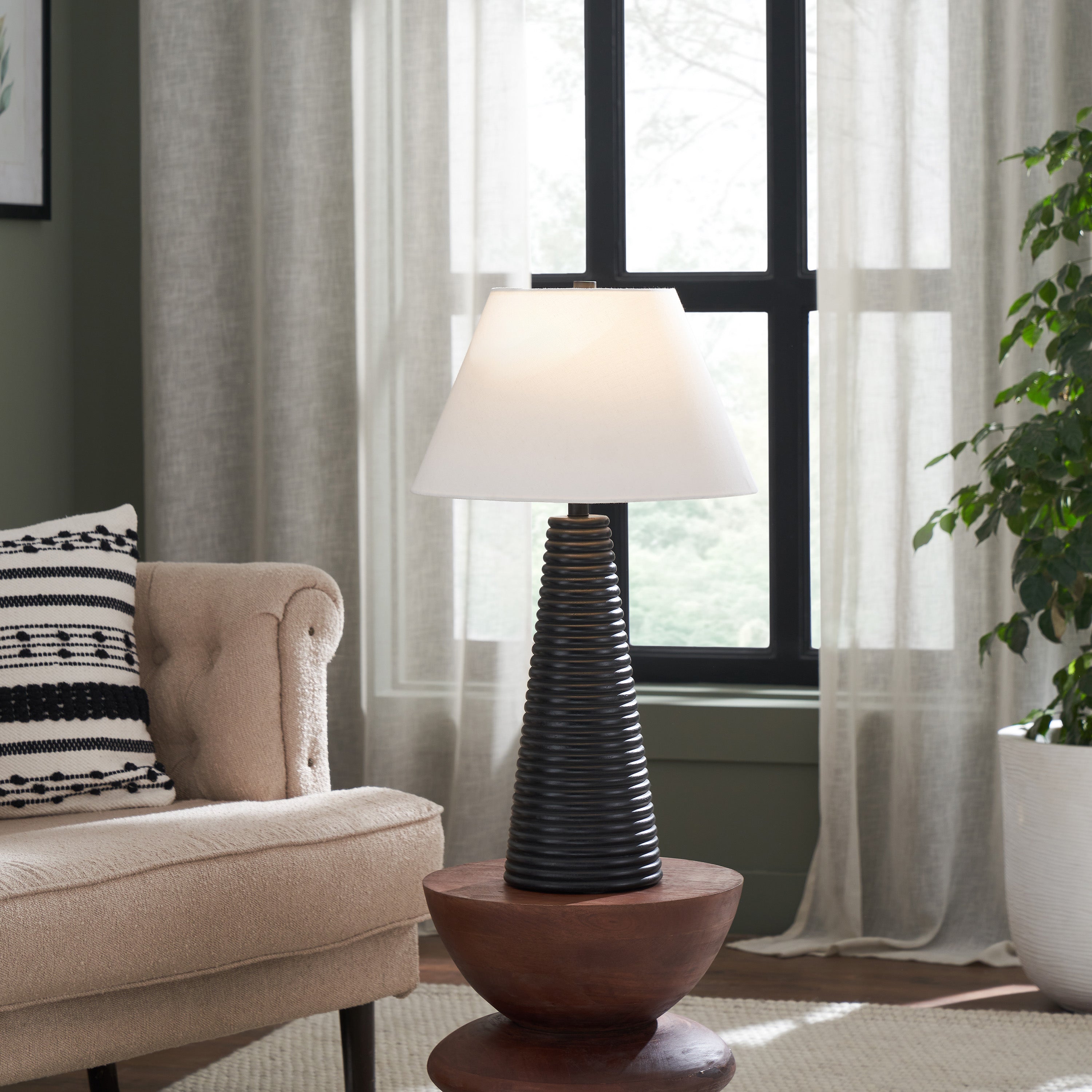 Renwil Kailua 26.5" Height Table Lamp - Black