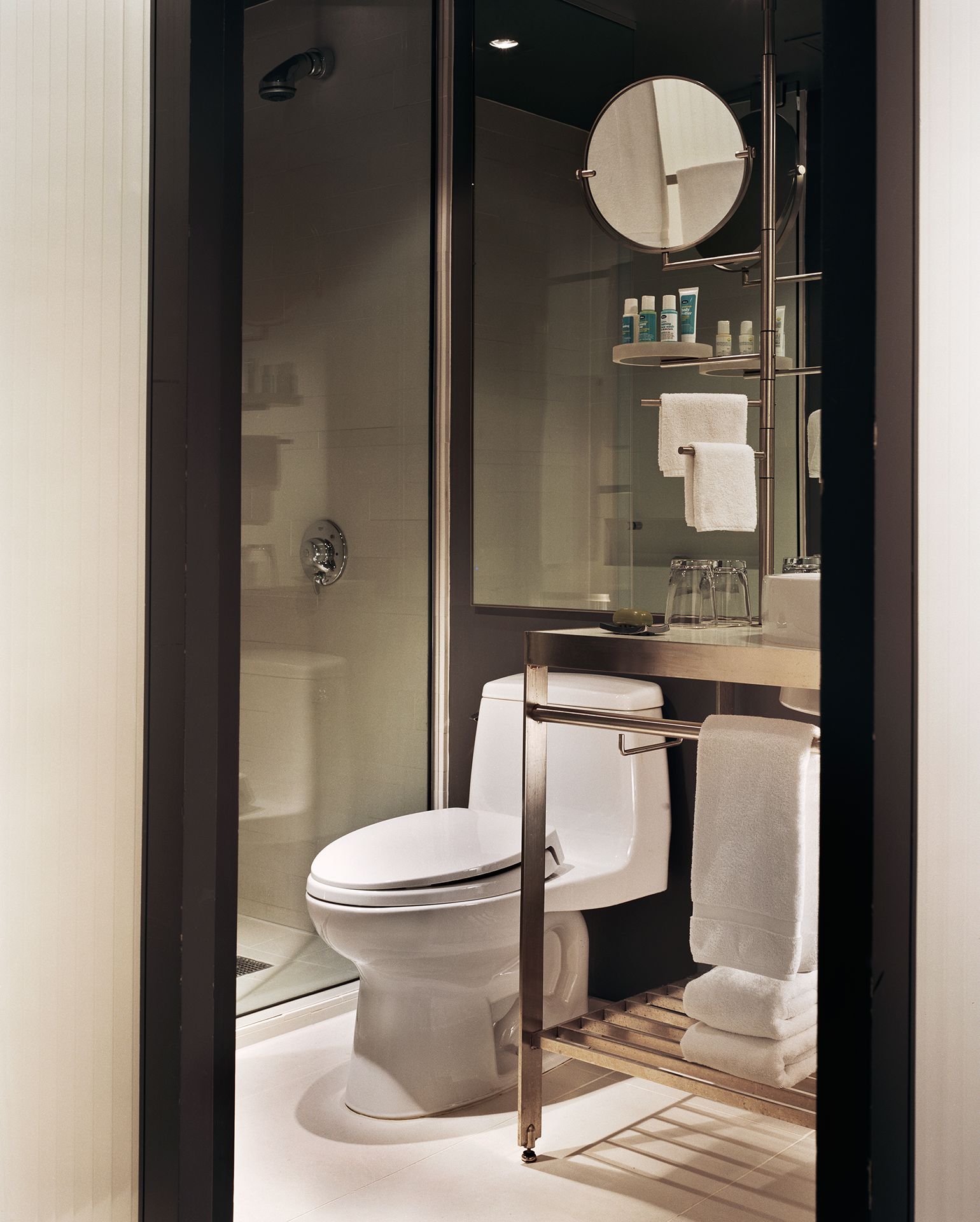 TOTO Ultramax One Piece Round Bowl 1.6 GPF Toilet