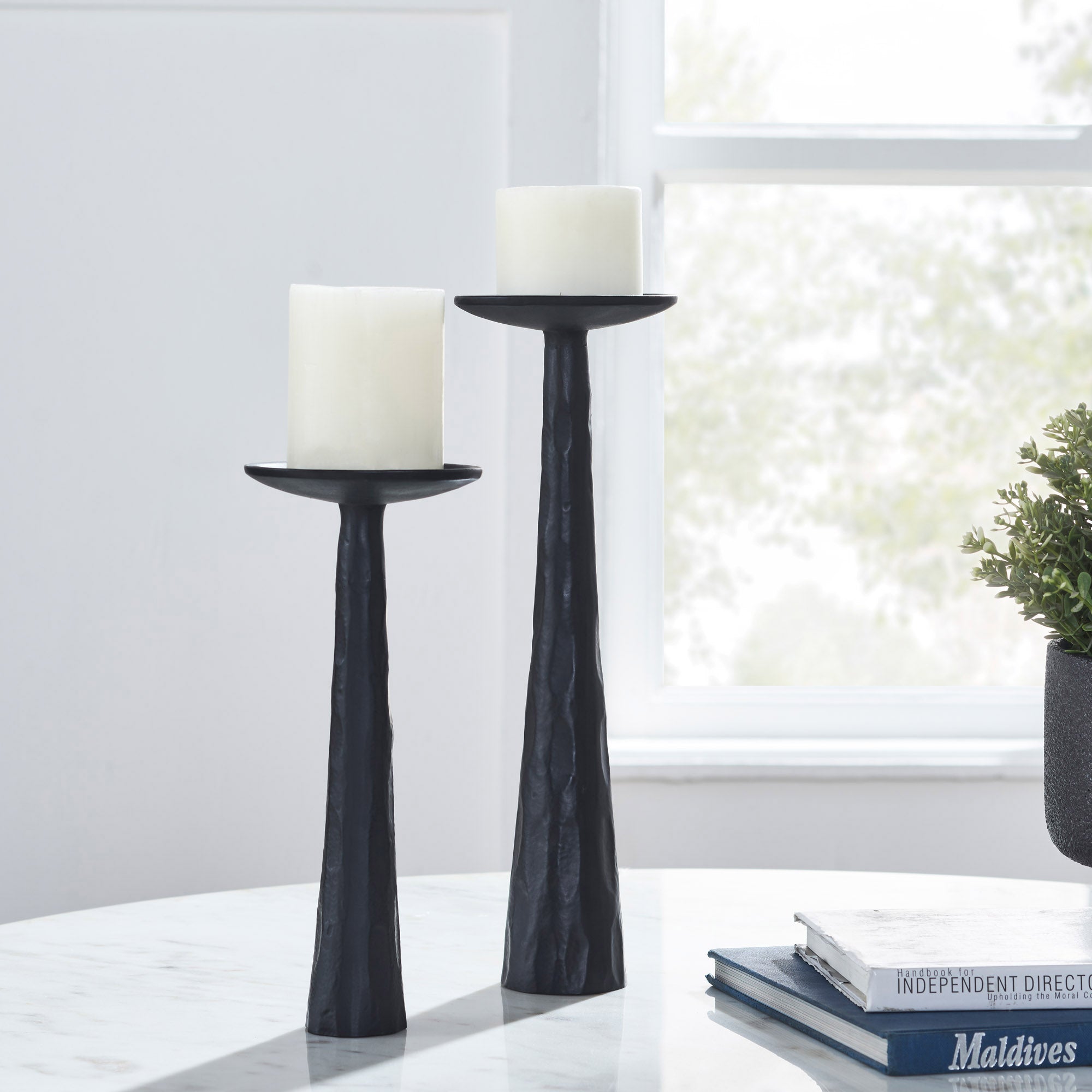 Renwil Tilde Indoor Aluminum Candle Holder - Matte Black