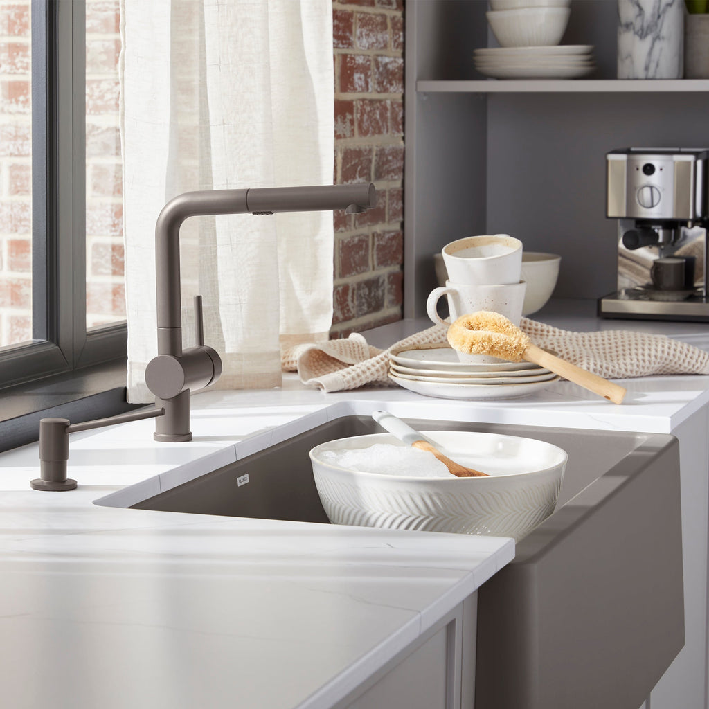 Blanco Linus Low Arc Pull-Out Dual-Spray Kitchen Faucet