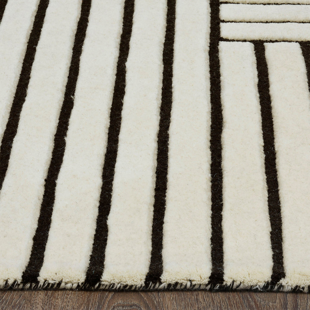 Renwil Arctica 5'3 x 7'3 Hand Tufted Indoor Rug - Ivory