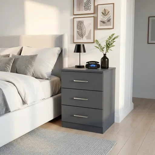 Dakota 3 Drawer Bedside Table – Modern Oak Effect
