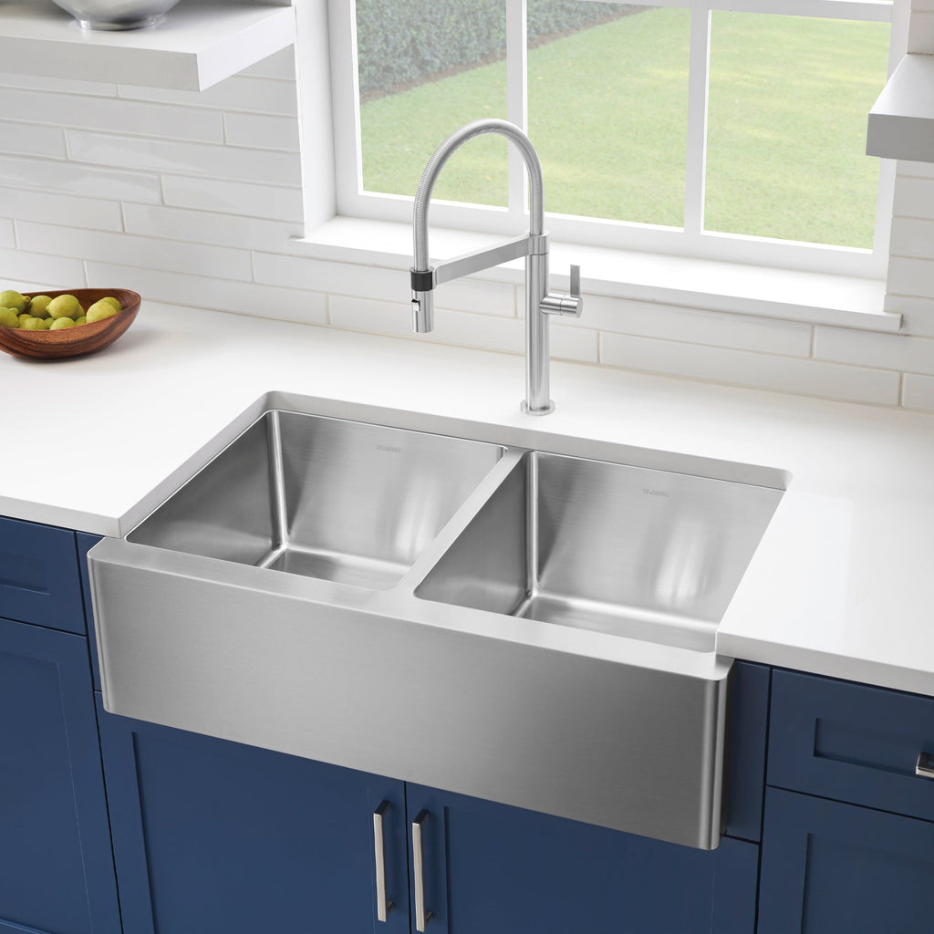Blanco Quatrus R15 32" 50/50 Double Bowl Apron-Front Stainless Steel Farmhouse Sink