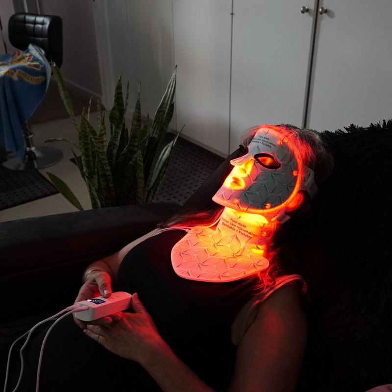 LED Light Therapy Mask With Near-Infrared