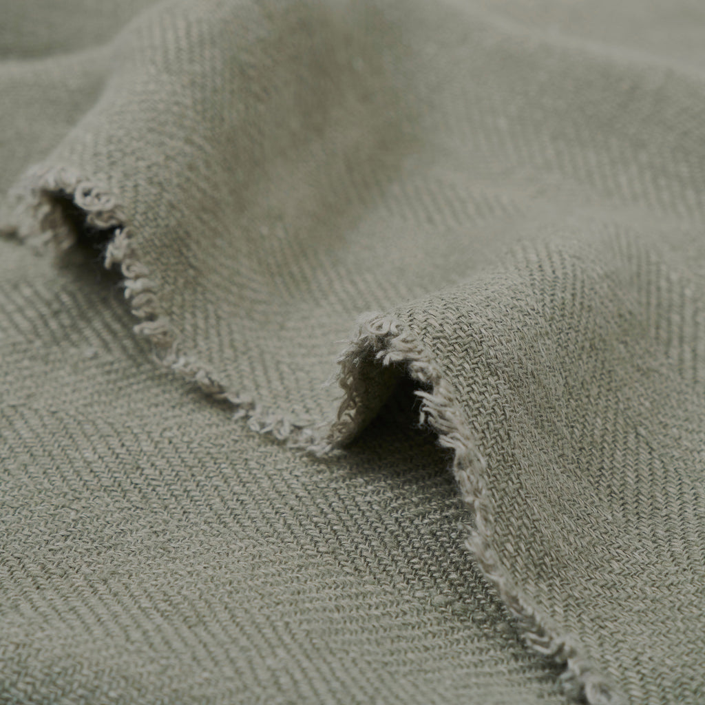 Renwil Vernier 70 x50 Throw Blanket - Dark Green