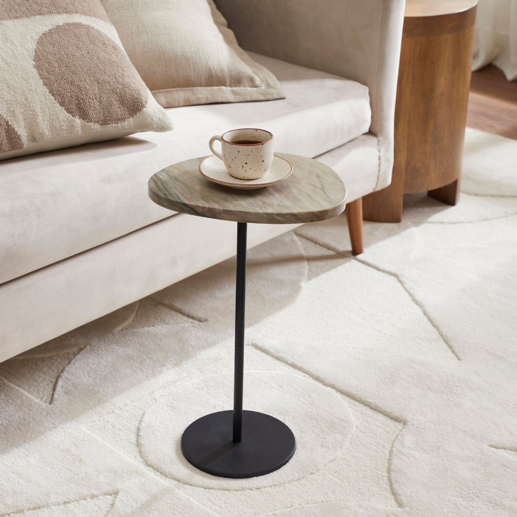 Renwil Bethany Indoor Iron Side Table - Black