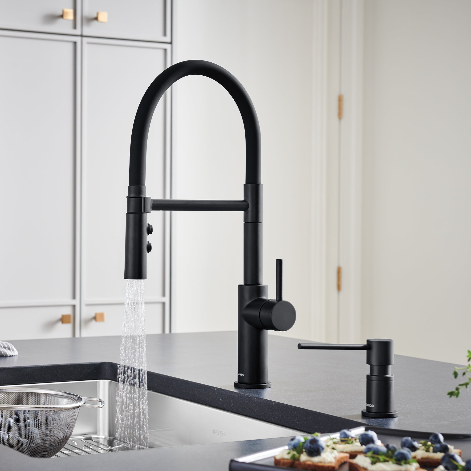 Blanco Catris Flexo Semi-Pro Pull-Down Dual-Spray Kitchen Faucet